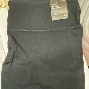 GapFit Black High Studio Flare Leggings